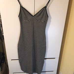 Bodycon fitted black and white dress